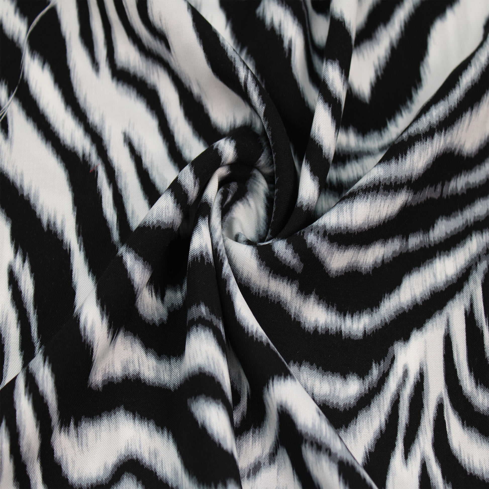 P-2542-698-OFFWHITE-BLACK